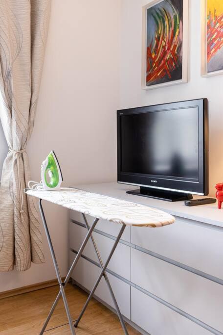 Miodowa 12, Old Town / 200 M From Castle Square Appartement *